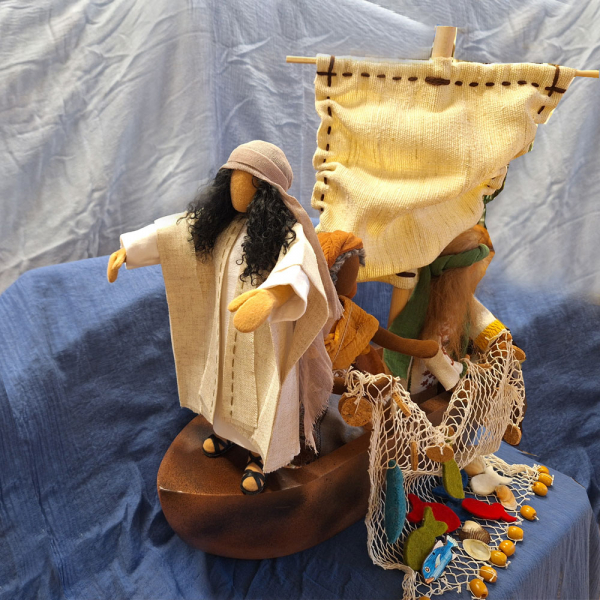 Gesamtset "Jesus im Sturm" - Jesus & 2 Apostel & Segelschiff & Fischernetz & Fisch im Korb & 3 Meter Gaze